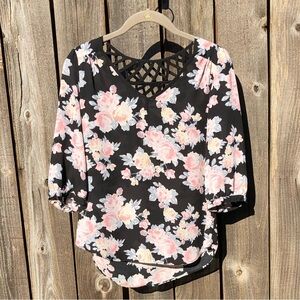 BCX black and pink flowered top size XS